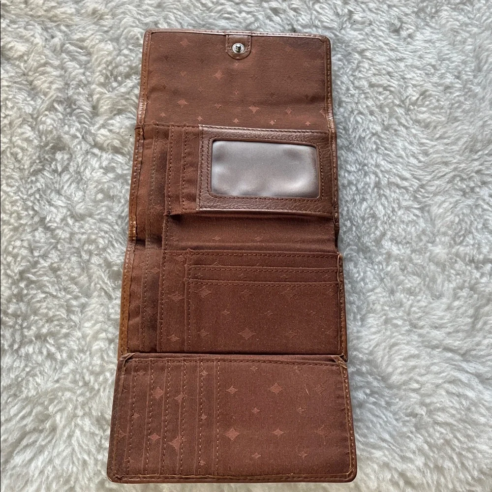 Fossil Maddox keyhole Tan Leather trifold Wallet - Picture 6 of 10